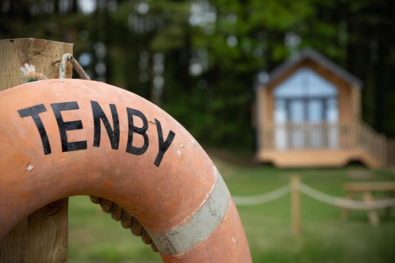 Cabin In The Woods - 1 Bedroom Lodge - Kilgetty Stepaside  ภายนอก รูปภาพ